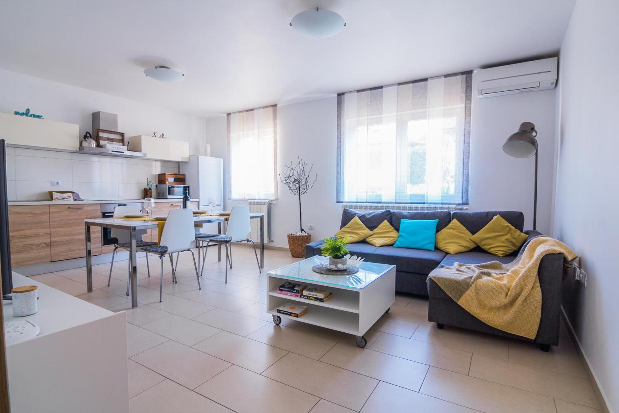 Nicole Apartment *