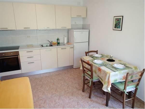Nicole Apartment *