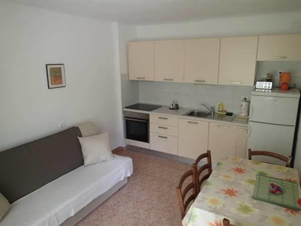 Nicole Apartment *